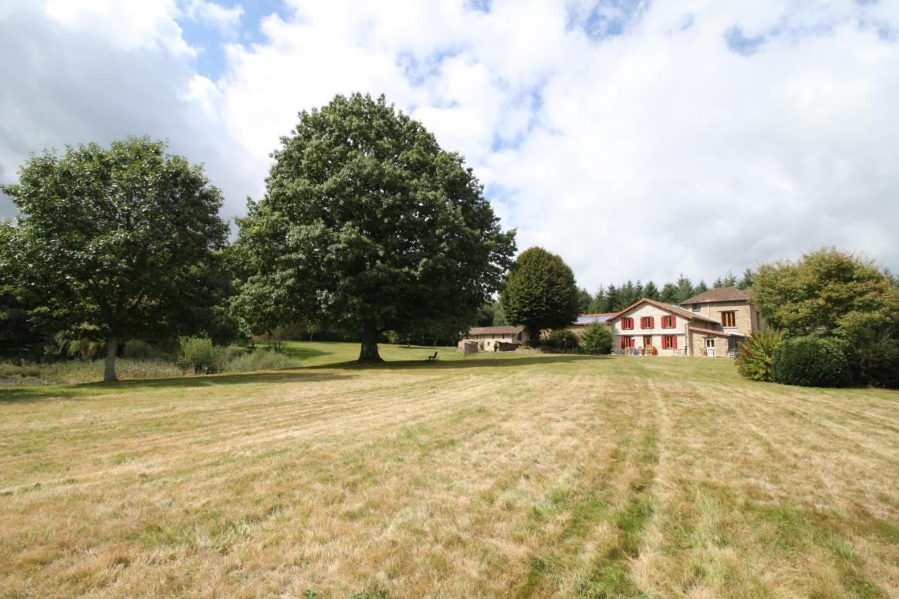 Domaine Les Ourgeaux Hotel Pageas Exterior foto
